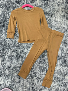 001 Bamboo lounge sleepers
