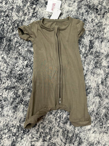 001 Bamboo lounge sleepers