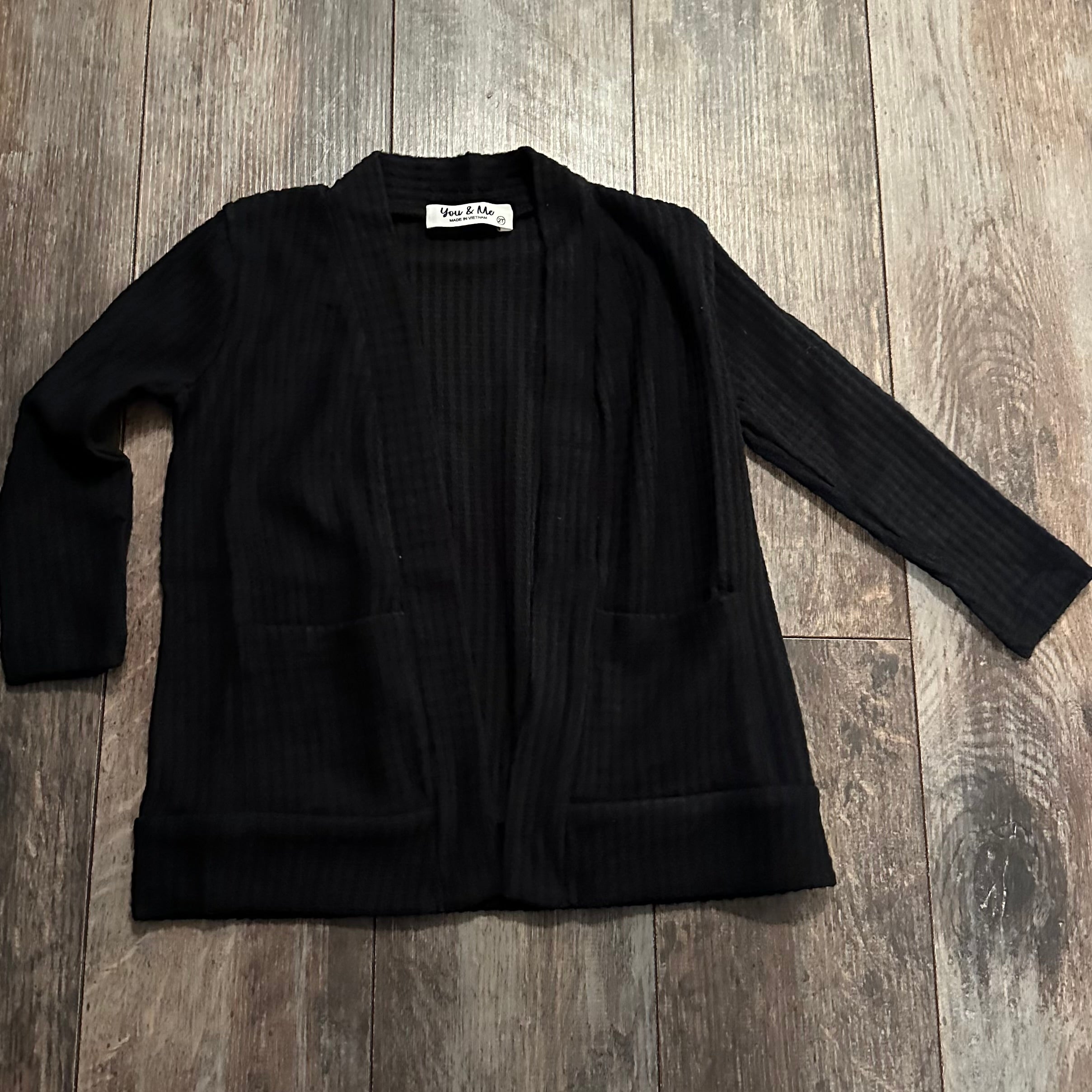 584 Black cardigan