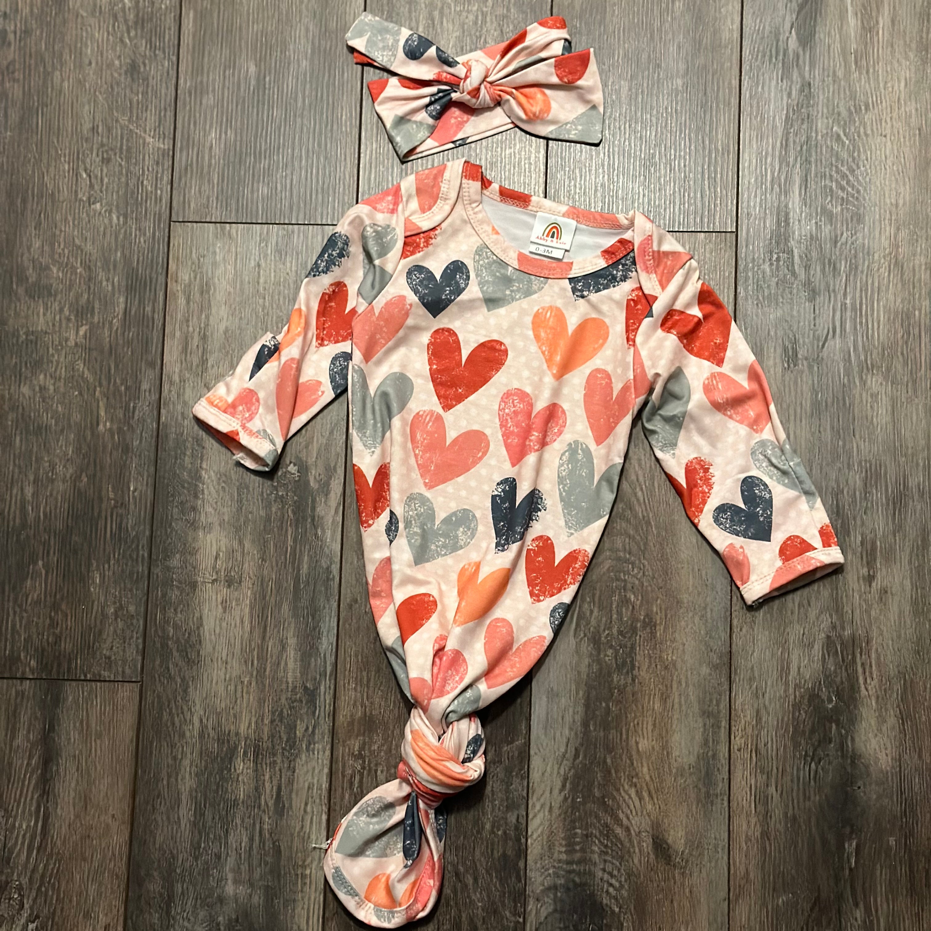 573 Lovin’ you baby gown 0/3 months